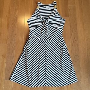 Kenneth Cole twist front flowy stretch dress